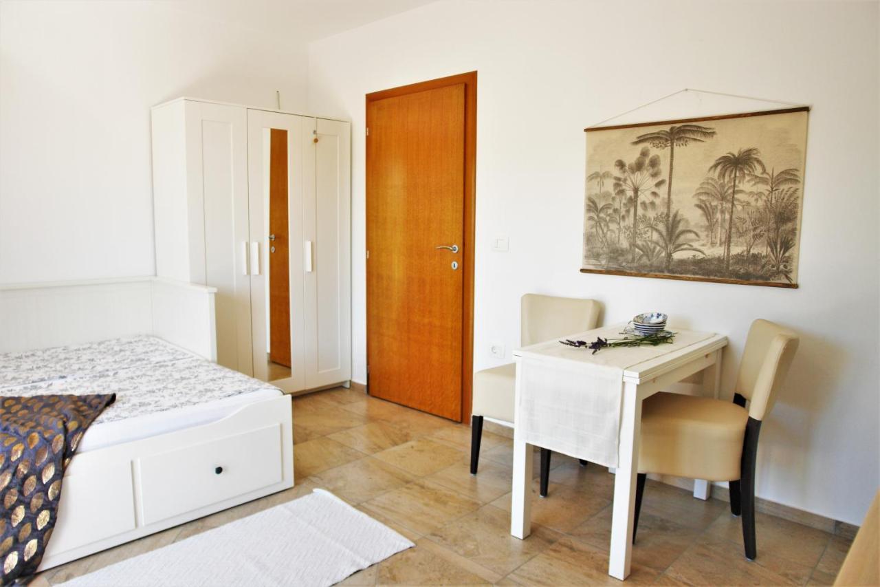 Iva Apartmani Vodice Exterior foto