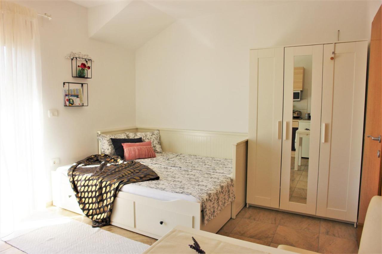 Iva Apartmani Vodice Exterior foto