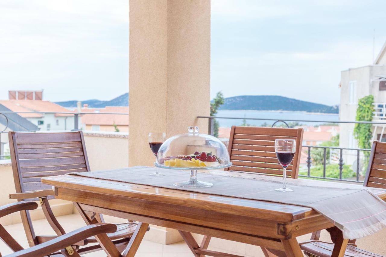 Iva Apartmani Vodice Exterior foto